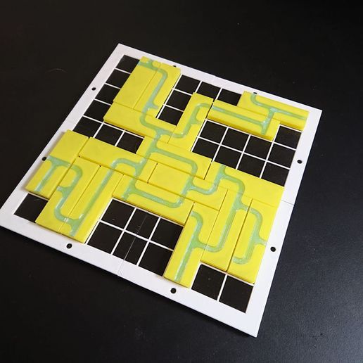 board_small.JPG Ta Yü board and tiles