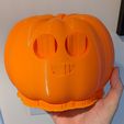 PXL_20221004_162453701.jpg Pumphrey Humpkin - The Goofy Pumpkin