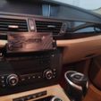 IMG_20190113_161927.jpg Archivo STL bmw x1 pocophone f1 car dock cd・Diseño de impresión en 3D para descargar