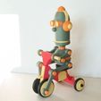 IMG01.jpg The robot and the tricycle...