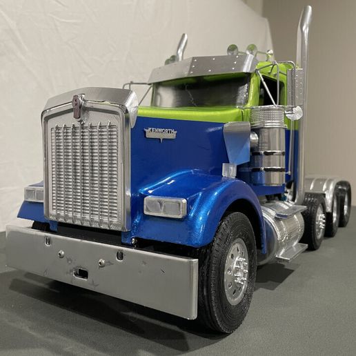 720X720-img-4834.jpeg 1/14 Escala Keny con Chasis Bundle