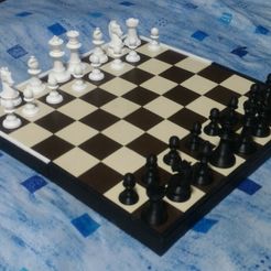 P_20180219_185014.jpg Free 3D file Portable Chessboard・3D printable design to download