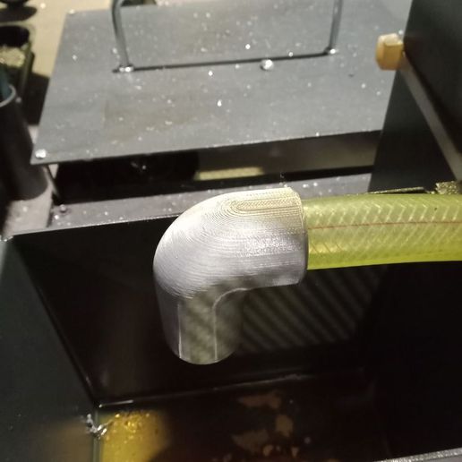 Bent hose end for oil separator D26