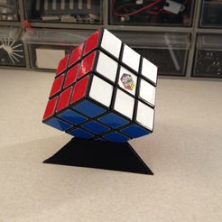 IMG_3303.jpg Rubik's Cube Puzzle Stand