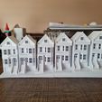 PREMIUM N Scale Painted Ladies of San Francisco