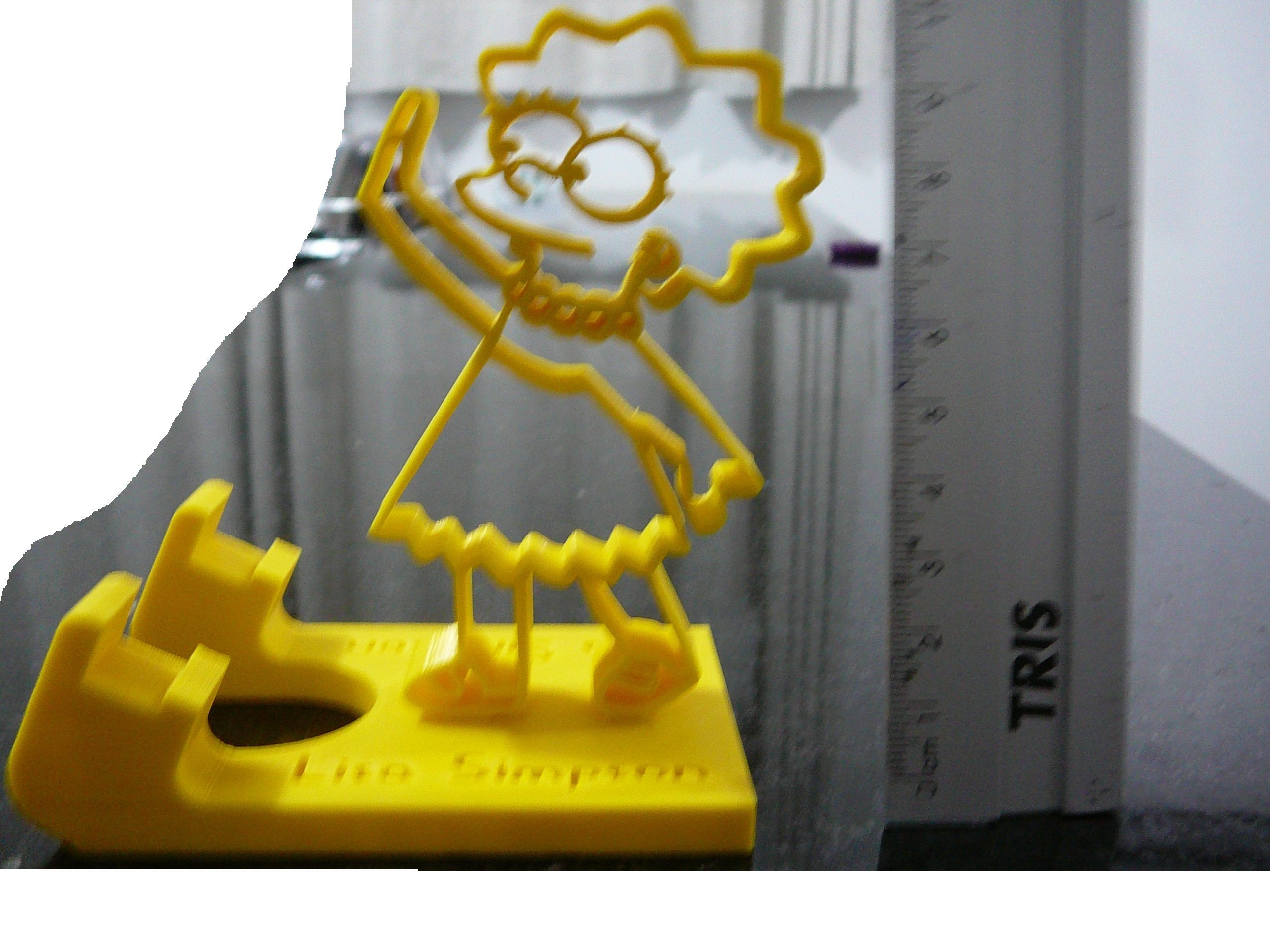 P1080861.JPG Archivo STL SOPORTE PARA TELÉFONOS MÓVILES LISA SIMPSON・Modelo para descargar y imprimir en 3D, fabiomingori