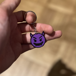 IMG_1999.png 3D file Keychain Evil Emoji // Keychain Emoticon Diablillo Emoticon・3D printable model to download