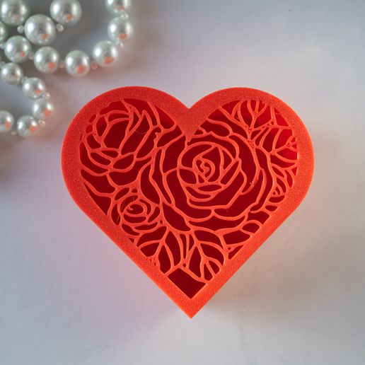 DSC_0915.jpg Подарочная коробка в форме сердца с вырезом в виде розы