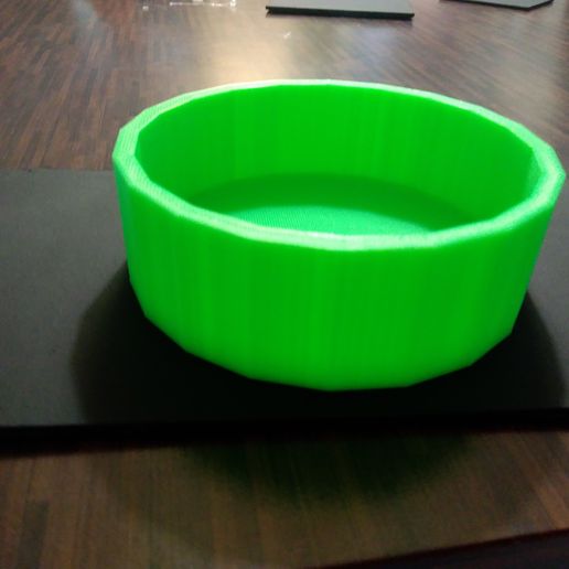 bol multifonctions (cendrier,bol alimentaire,gamelle pour chient ou chat)