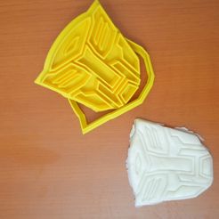DSC_0739.JPG Download free STL file Bumblebee and autobots cookie cutter • Object to 3D print, AmineZed