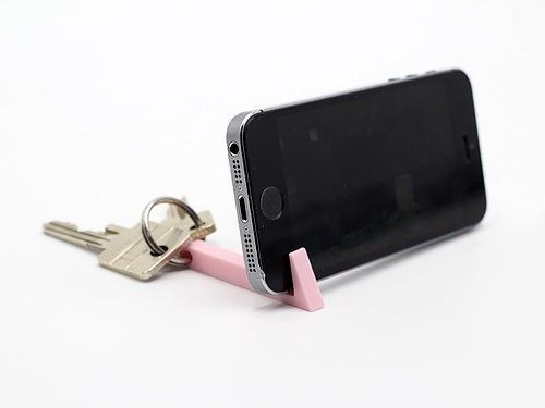 b2ad44_61c0d4994a5642ef9fd03921c74cf239_mv2.jpg Держатель для телефона с кольцом для ключей