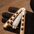 2.jpg Файл STL BicLisong - Футляр Balisong Butterfly для зажигалки Bic Mini・3D модель для печати скачать