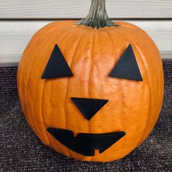 IMG_9690.jpg Free STL file Mr. Pumpkin Head/Halloween Jack O Lantern Face/Kids Halloween Craft・3D printing idea to download