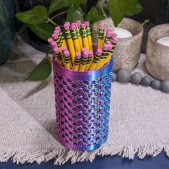 PXL_20230805_235407673.jpg OBJ-Datei Stifteköcher (Schwarz D Mesh) kostenlos・3D-druckbare Vorlage zum herunterladen