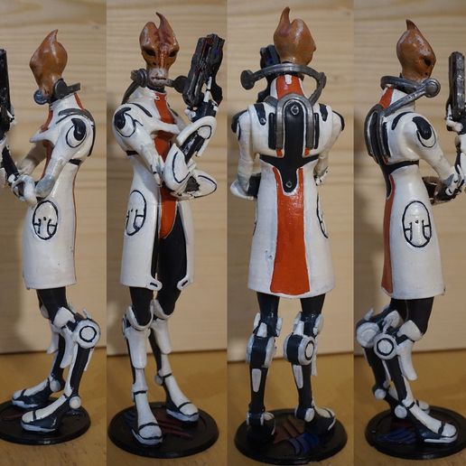マスエフェクト Mass Effect モーディン MORDIN ぬいぐるみ Mass Effect 1 2 3 Mordin Solus Talking Singing Solarian