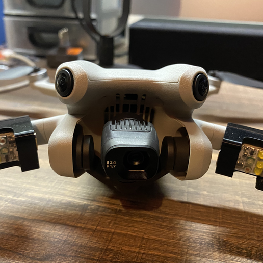 Schermata-2023-11-05-alle-20.51.49.png DJI Mini 4 Lights Strobe VIFLY