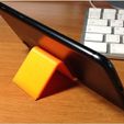 e8b7a15c8a290a10473bc6d284664dd3_preview_featured.jpg Free STL file iPhone 7 Stand・3D print design to download