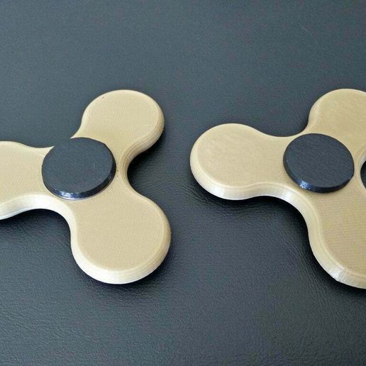 3PennySteelBearingAnd4PennyPrintedBearing.jpg Penny Gewicht Fidget Spinners