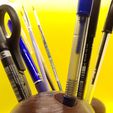 20250226_115726.jpg Clodsire Pen Holder V2
