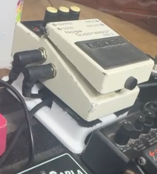 Heavy Duty Pedalboard Riser (Boss Style)