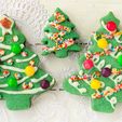 47960036-decorado-galletas-de-árbol-de-navidad-en-una-mesa-de-madera.jpg 5 Simple Christmas Cookie Cutter (For Decoration)