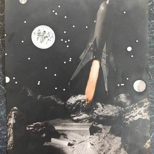 e5d2d790-7b99-494e-ba02-0cf49832efcf.jpg Sci-Fi Moon Rocket