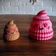 poop_love_crochet_container_04.jpg Complete collection Valentine's Day multicolor knitted container - Not needed supports