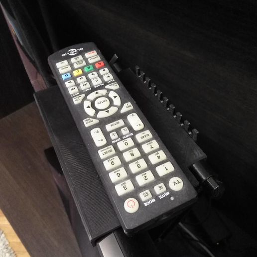 IMG_20200928_160347.jpg Shelf on TV (for TVbox)