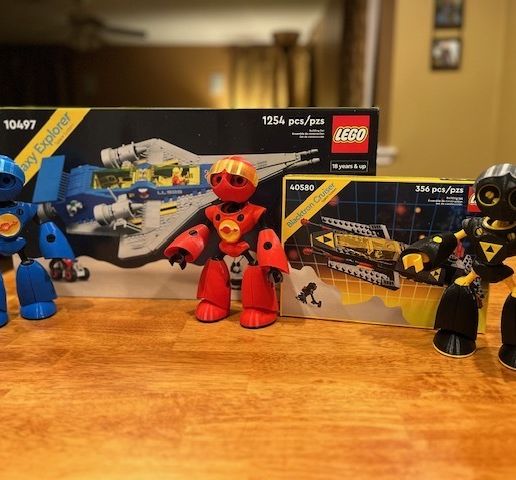 IMG_1379.jpg Lego Classic Space Themed Robots