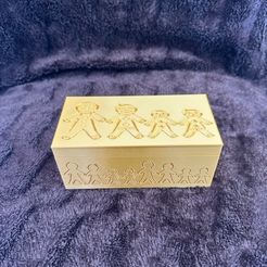 IMG_4879.jpg Archivo STL Caja familiar de pan de jengibre de Eleni・Plan de impresora 3D para descargar