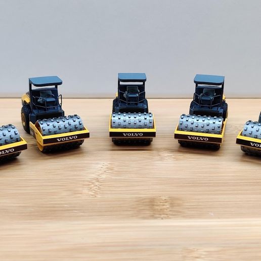 🛞 1/87 scale Volvo SD135 Roller Compactor・ 3D File for 3D printing・Cults