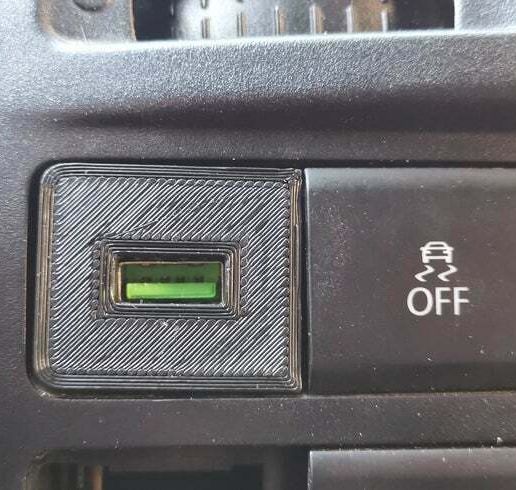 IMG_20190726_085906.jpg Enchufe ciego / enchufe ciego con cargador USB / enchufe ciego con salida de cable para VW Transporter T5 (y probablemente T6)