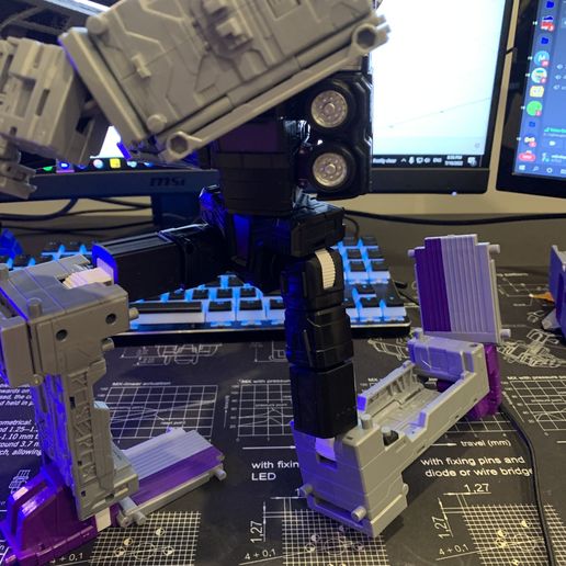 oa with fixin LED a N pe a fe) a) NTR r ln BUN SY e\Cete BolT Btn Transformers Menasor legacy Motormaster upgrade kit