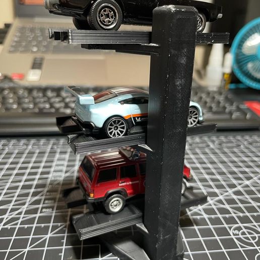 🥵 Pedestal - Display for Hot Wheels Cars・ STL File for ・Cults