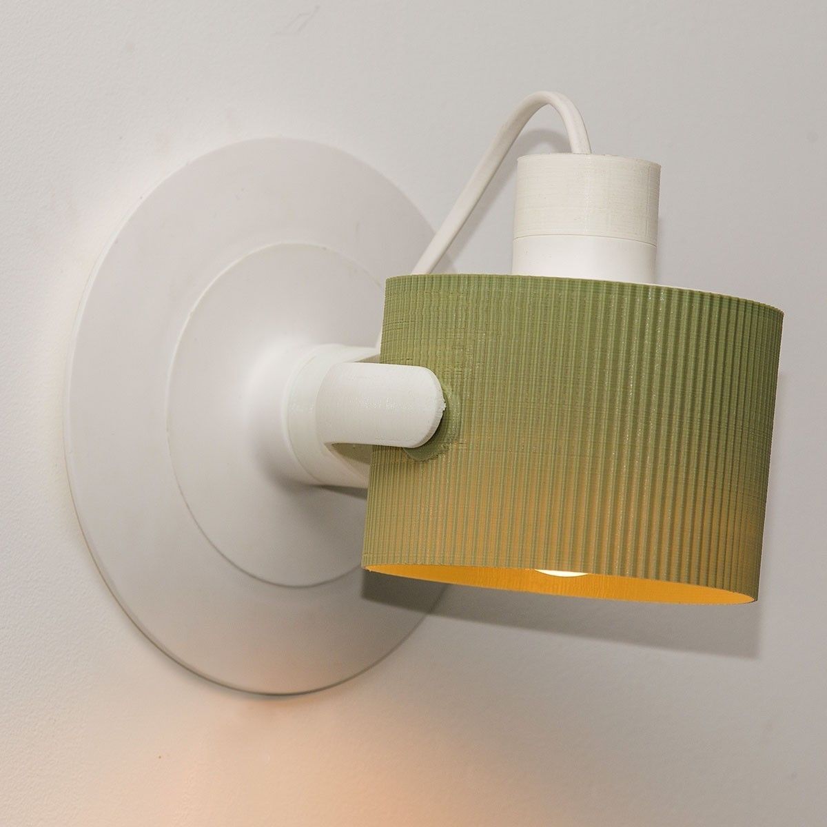 Z-2.jpg Free STL file Z-Wall Lamp: Wall lamp・3D printing idea to download, EUMAKERS