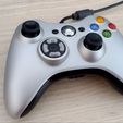 360-gamepad-with-dpad-button-mod.jpg D-pad replacement button mod for Xbox 360 gamepad