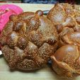 30Bread-articleLarge.jpg Pan de Muerto