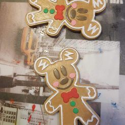 received_3371707879621380.jpeg STL file Mickey gingerbread gingerbread disney disneyland paris DLP noel・3D print design to download