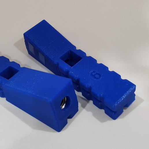 IMG_20190726_191731.jpg Tornillos ocultos union 8mm