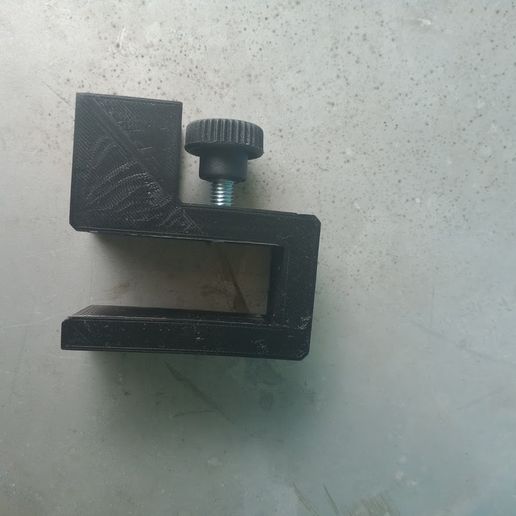 Sliding car trailer load compartment partition