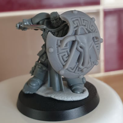 p2.png Escudos de ciencia ficción de inspiración griega