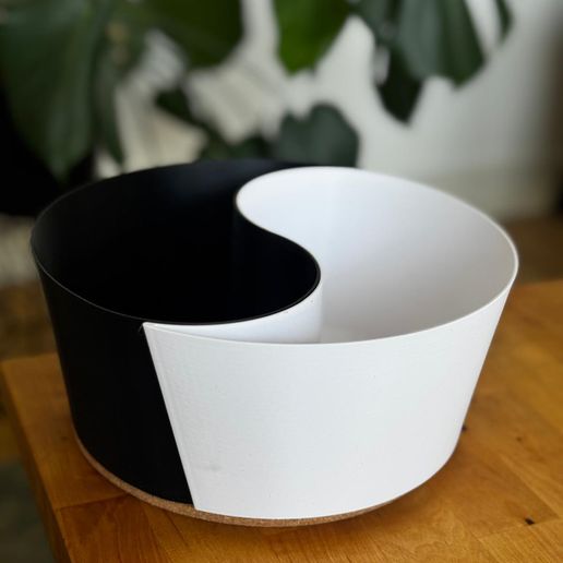 WhatsApp-Image-2026-03-31-at-20.15.46-1.jpeg Yin-Yang Planters Set
