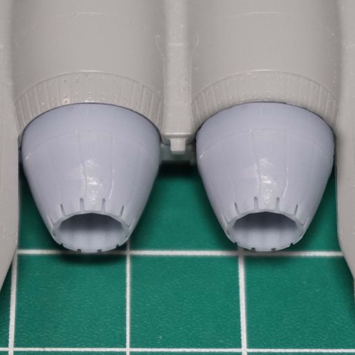 IW720033pic3.jpeg Tobera de escape cerrada F-15 F110 para kit GWH (1/72)