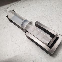 photo_2020-05-12_21-02-07.jpg Free STL file 500ML Syringe Mini-Press/Compactor (Revision 2)・Model to download and 3D print