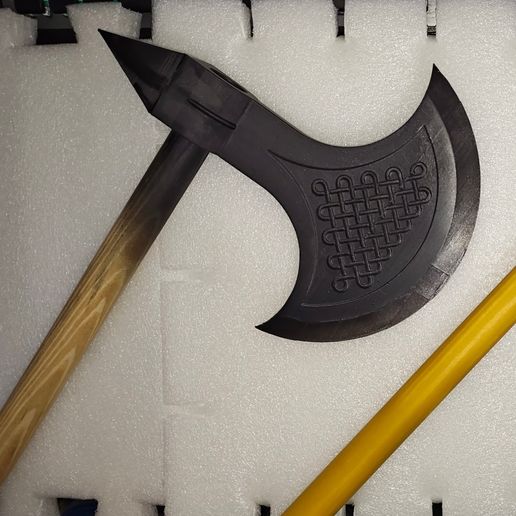 Halfmoon axe Celtic / Viking inspired.