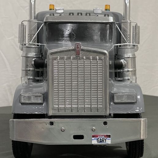 720X720-img-4818.jpeg 1/14 Escala Keny con Chasis Bundle