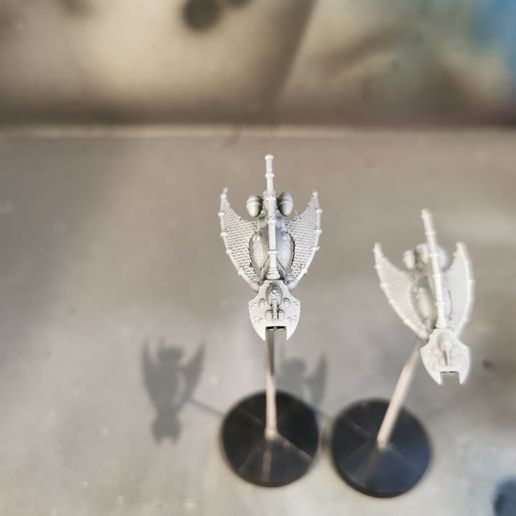 IMG_20211203_115051.jpg Nave de Transporte Eldar BFG, piloto entediado