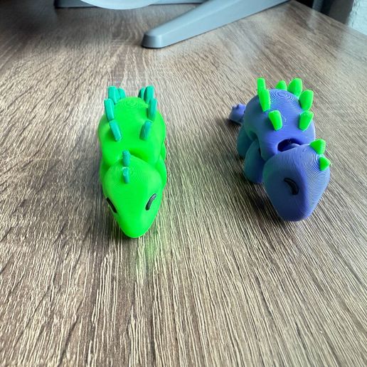 stego1-12.jpg Cute Tiny Articulated Stegosaurus