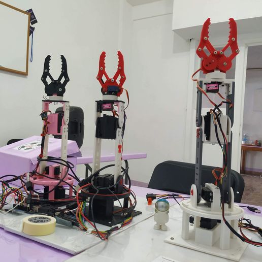 IMG_20191109_133049.jpg 5DOF Robotic Arm for Arduino