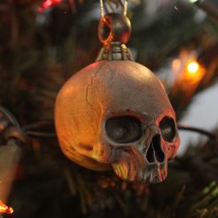 3-skull-tree-shot.jpg Horror Themed Decorations (skull)